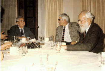 1984年美国数学家在加州华罗庚住处作客。